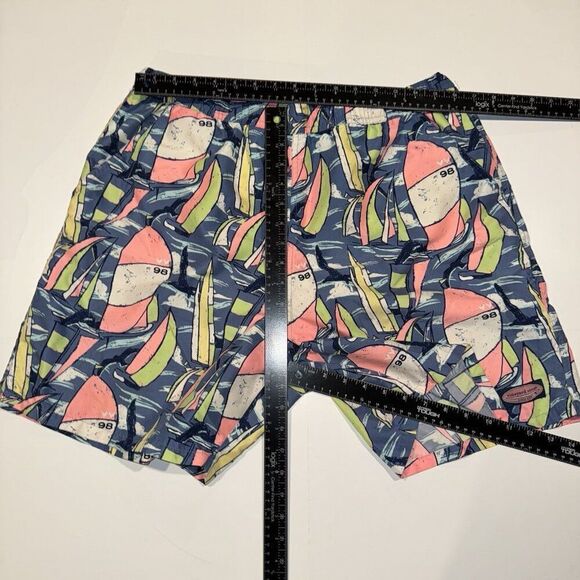 Vineyard Vines Sailing Boat Multicolor Print Beach Swim Trunks Men’s Size Large - Picture 2 of 4